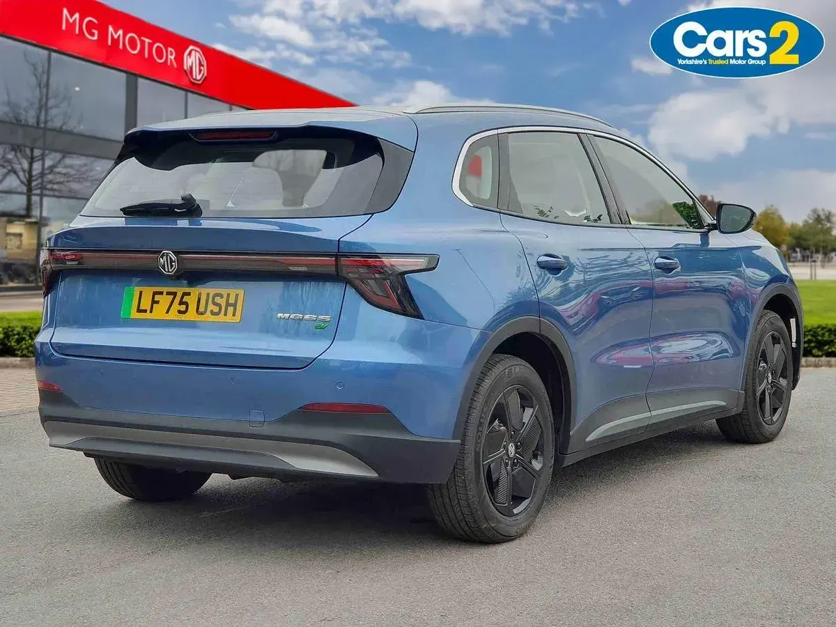 New MG MG5 EV SE 123 kW (168 HP) 2025 Blue Estate