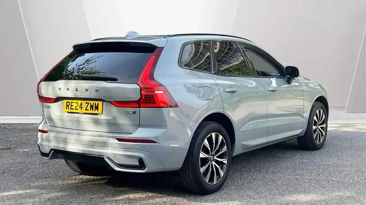 Used Volvo XC60 Plus 250 HP (183 kW) 2024 Grey SUV