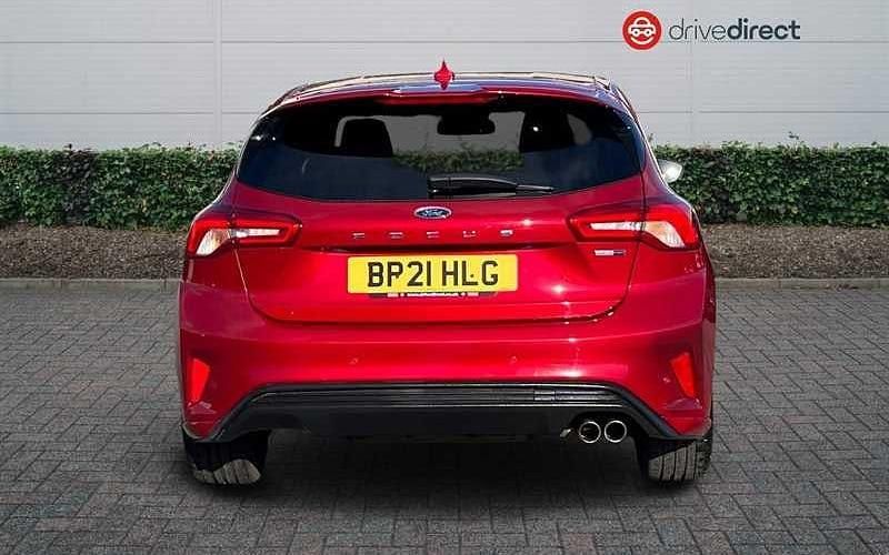 Used Ford Focus ST-Line X 125 HP (91 kW) 2021 Red Hatchback