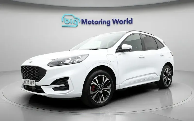 Used Ford Kuga ST-Line X 225 HP (165 kW) 2023 White SUV