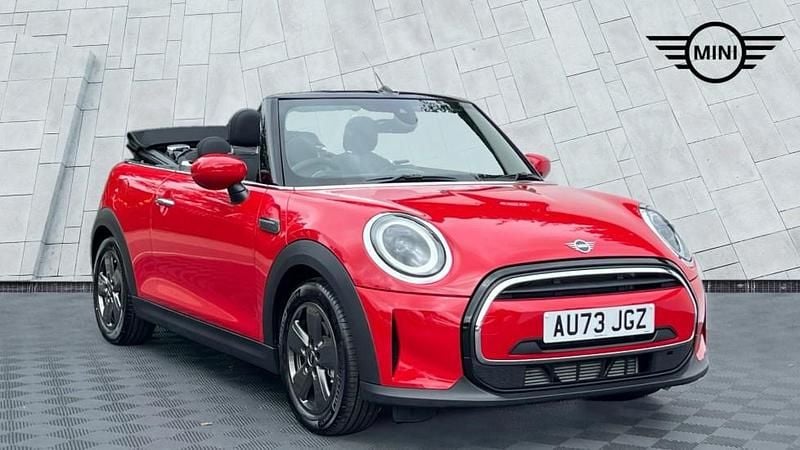 Chili red Used 2023 Mini Cooper Classic Hatchback | £21,094 (Good price) - Image 1/4