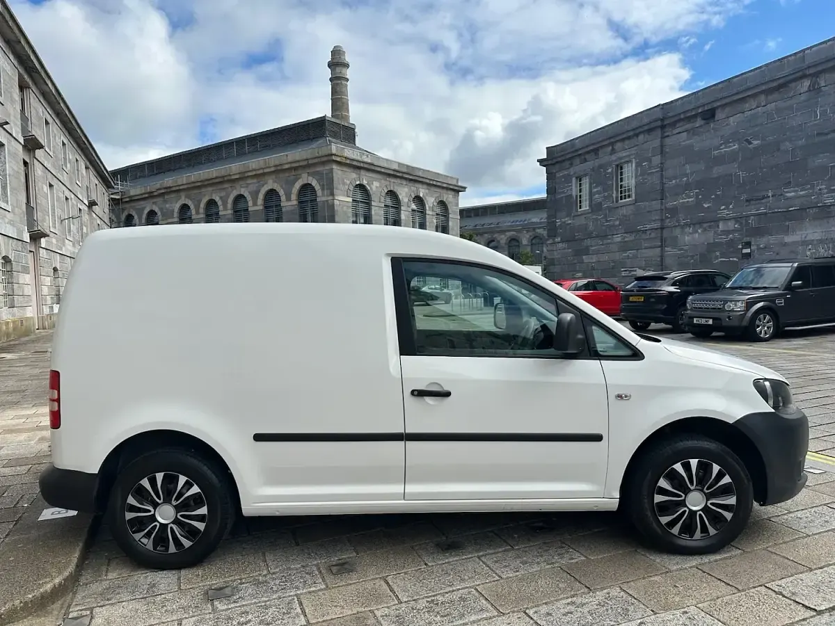 Used VW Caddy Startline 102 HP (75 kW) 2014 White MPV