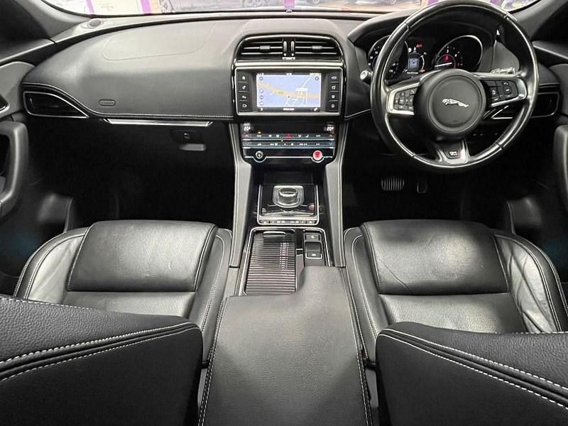 Used Jaguar F-Pace R-Sport 180 HP (132 kW) 2018 Blue SUV