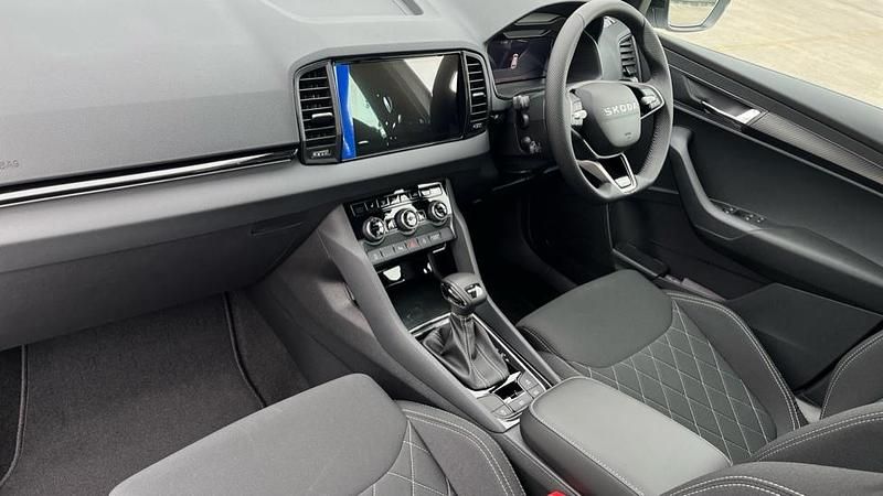 New Skoda Karoq SportLine 150 HP (110 kW) 2026 Moon white SUV