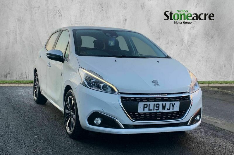 White Used 2019 Peugeot 208 Hatchback | £7,495 - Image 1/4