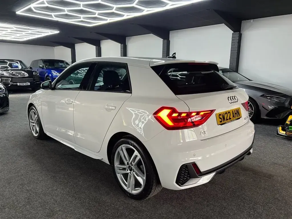 Used Audi A1 Sportback S-Line 110 HP (80 kW) 2022 White Hatchback