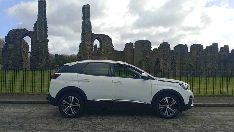 Used Peugeot 3008 Allure 130 HP (95 kW) 2018 White SUV