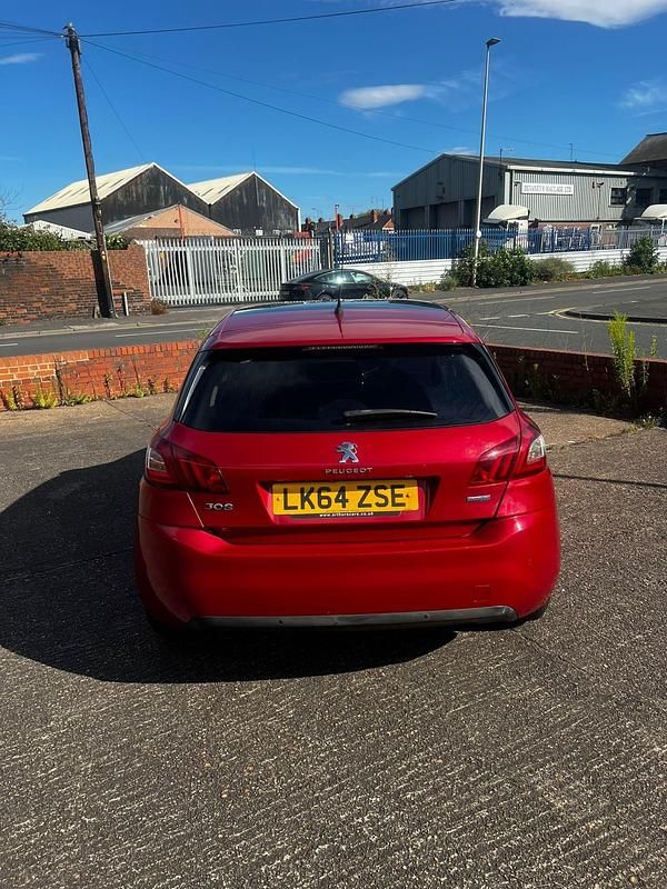 Used Peugeot 308 2014 Red Hatchback