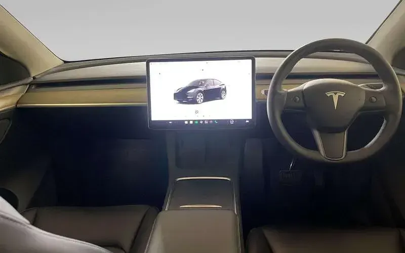 Used Tesla Model Y Long Range AWD 286 kW (389 HP) 2025 SUV
