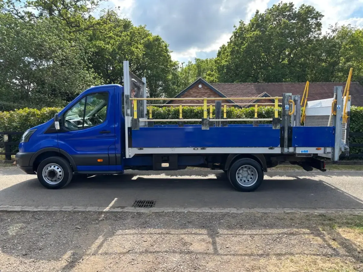 Begagnad Ford Transit 130 HK (95 kW) 2017 Blå Cab