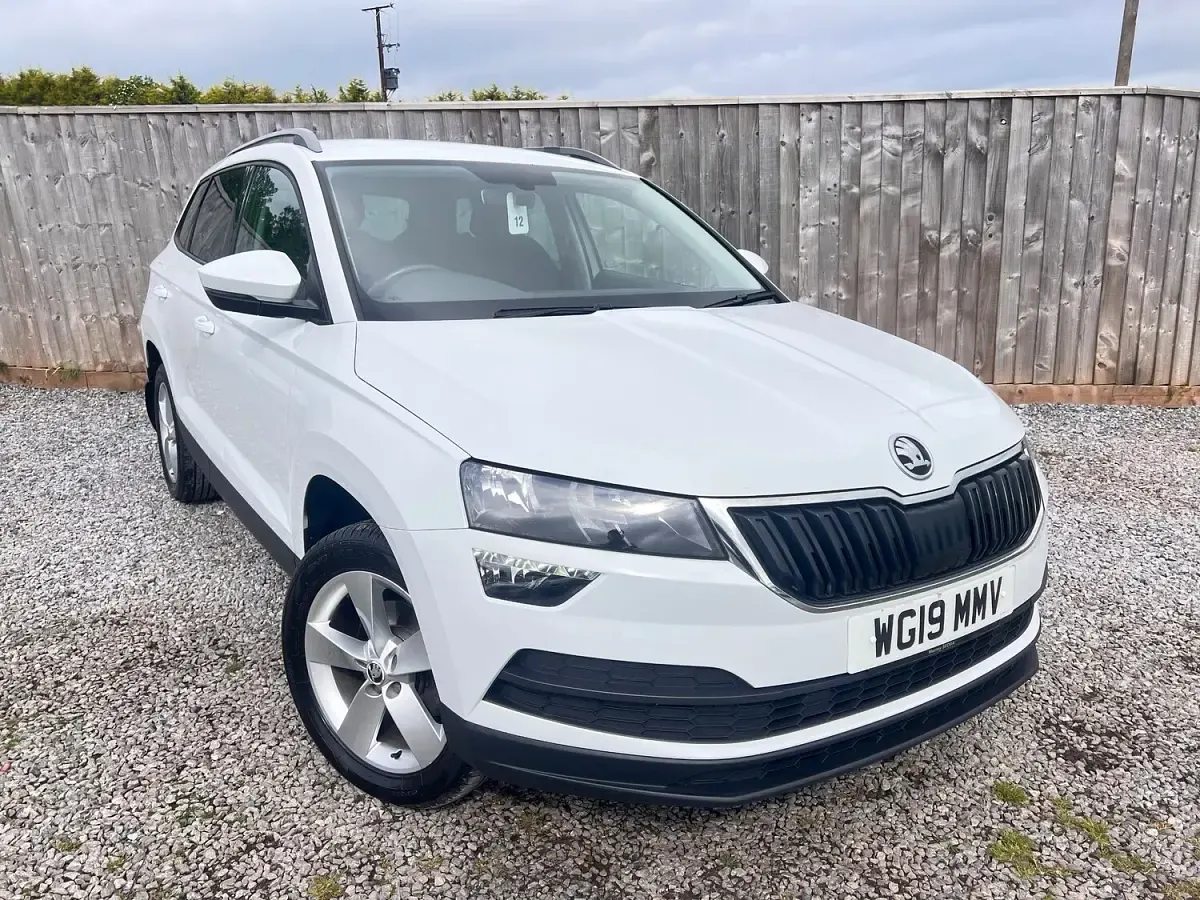 Used Skoda Karoq SE 150 HP (110 kW) 2019 White SUV