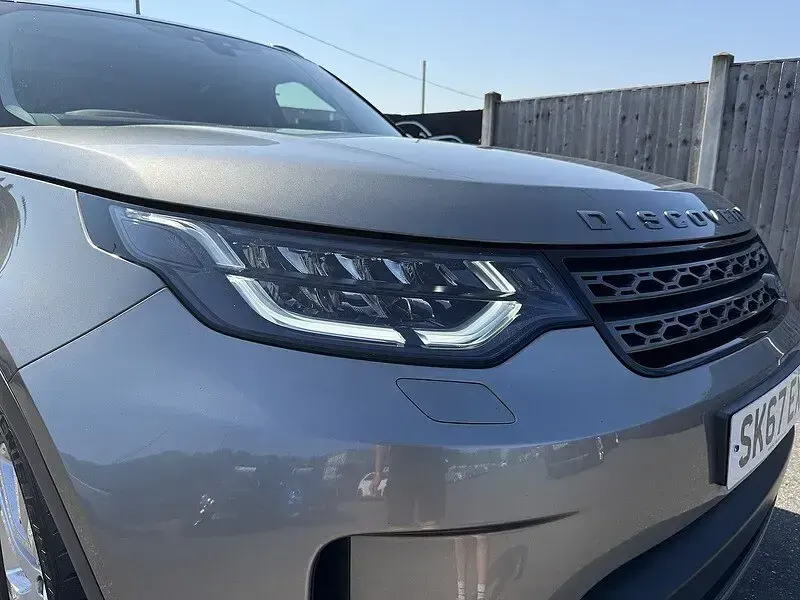 Used Land Rover Discovery SE 240 HP (176 kW) 2017 Silver SUV