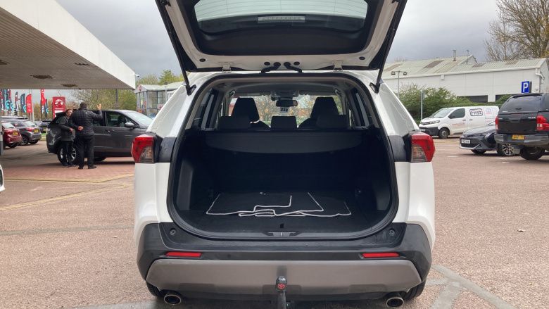 Used Toyota RAV4 Hybrid 218 HP (160 kW) 2019 Pure white SUV