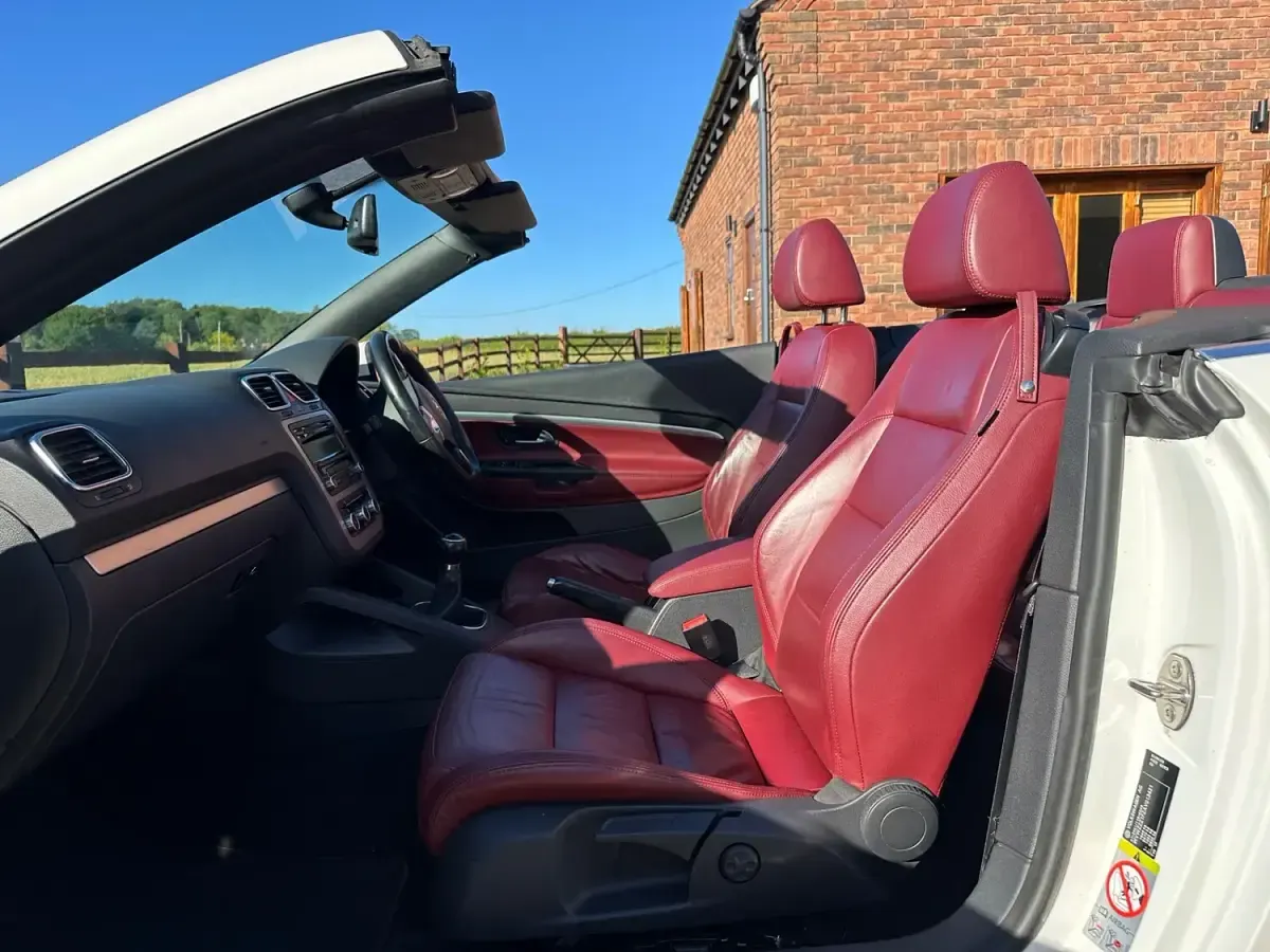 Used VW Eos Sportline 160 HP (117 kW) 2010 White Cabriolet