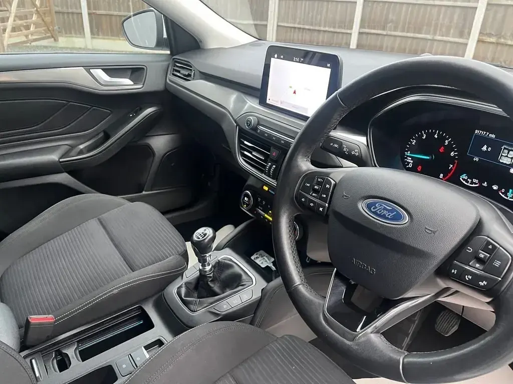 Usado Ford Focus Titanium 125 HP (91 kW) 2019 Branco Citadino