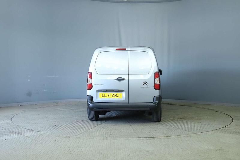 Used Citroën Berlingo 130 HP (95 kW) 2021 Grey MPV