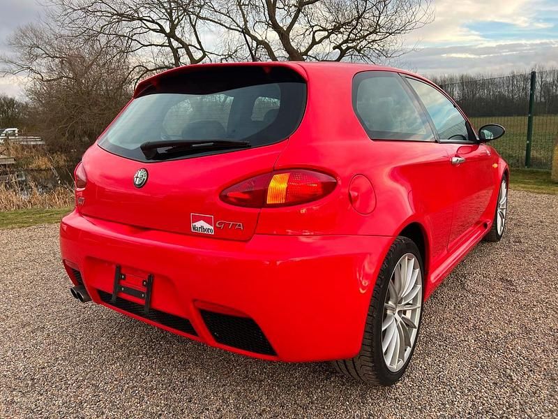 Used Alfa Romeo 147 GTA 250 HP (183 kW) 2006 Marlboro red Hatchback