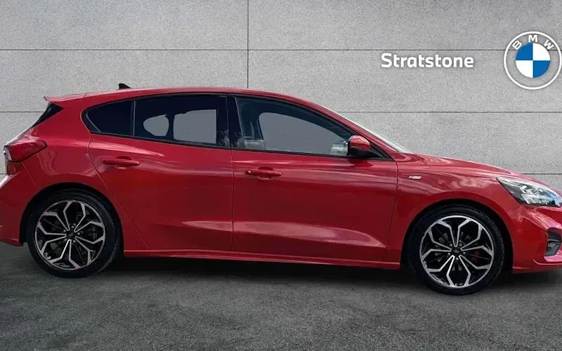 Used Ford Focus ST-Line X 125 HP (91 kW) 2021 Red Hatchback