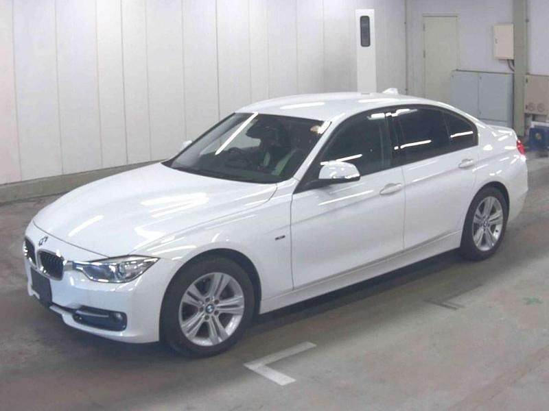 Used BMW 320 Sport Line 2015 White Sedan
