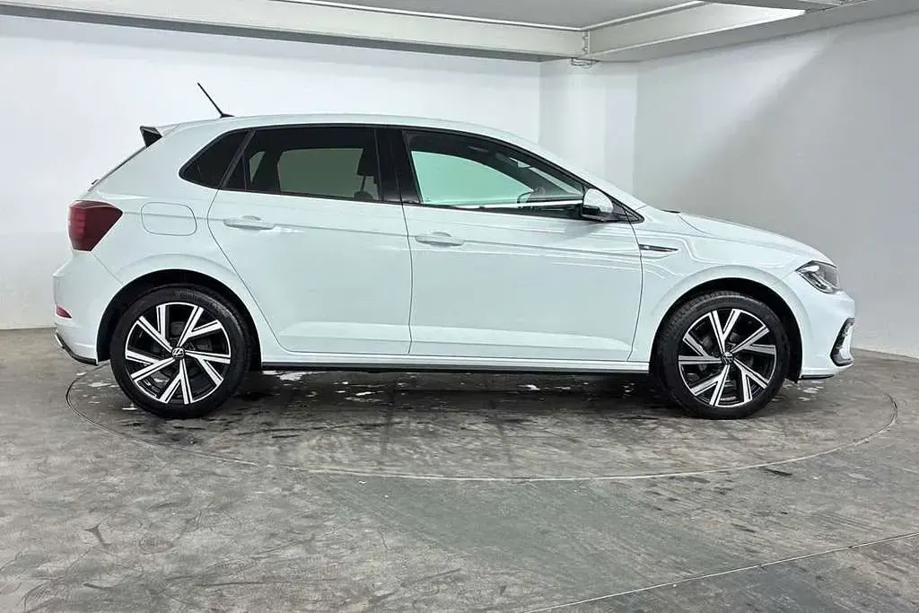 Used VW Polo R-line 95 HP (69 kW) 2024 White Hatchback