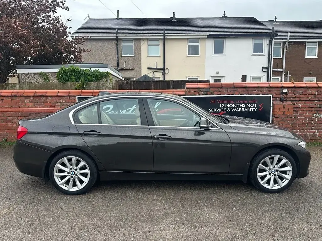 Used BMW 320 Luxury Line 184 HP (135 kW) 2017 Brown Sedan