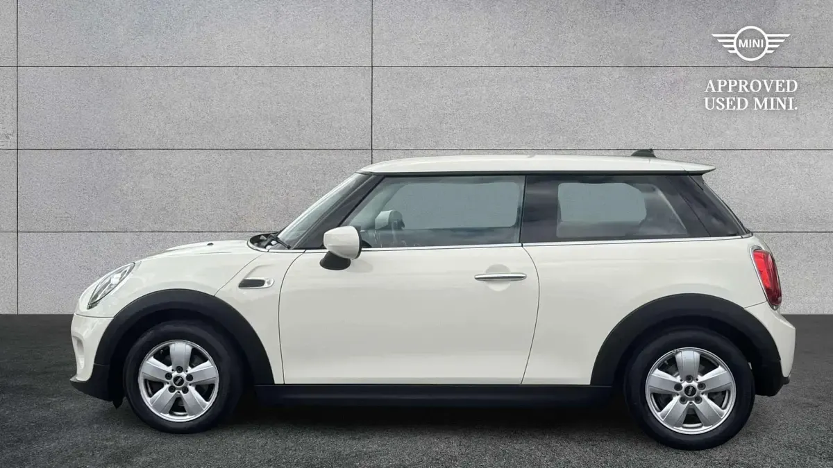 Used Mini Cooper Classic 134 HP (98 kW) 2020 White Hatchback