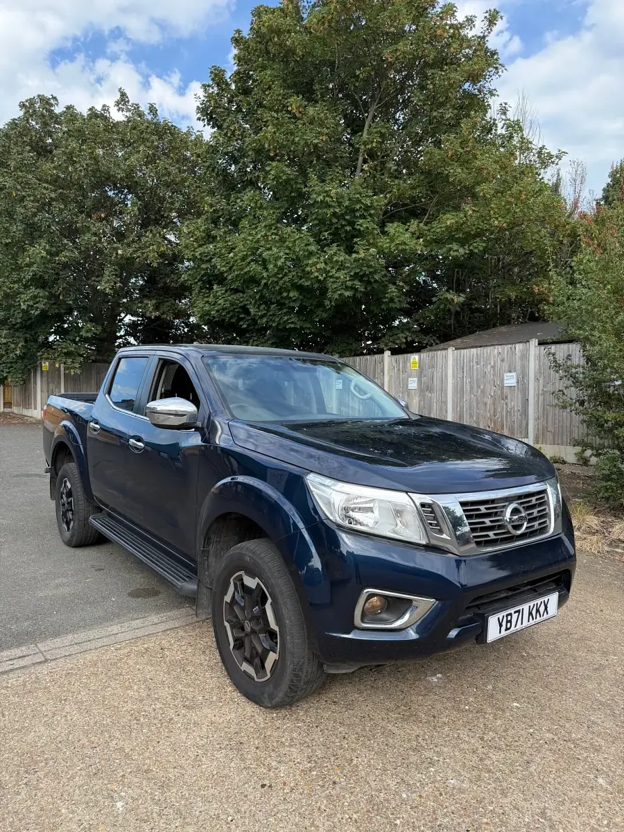 Used Nissan Navara N-Connecta 190 HP (139 kW) 2021 Blue Pickup
