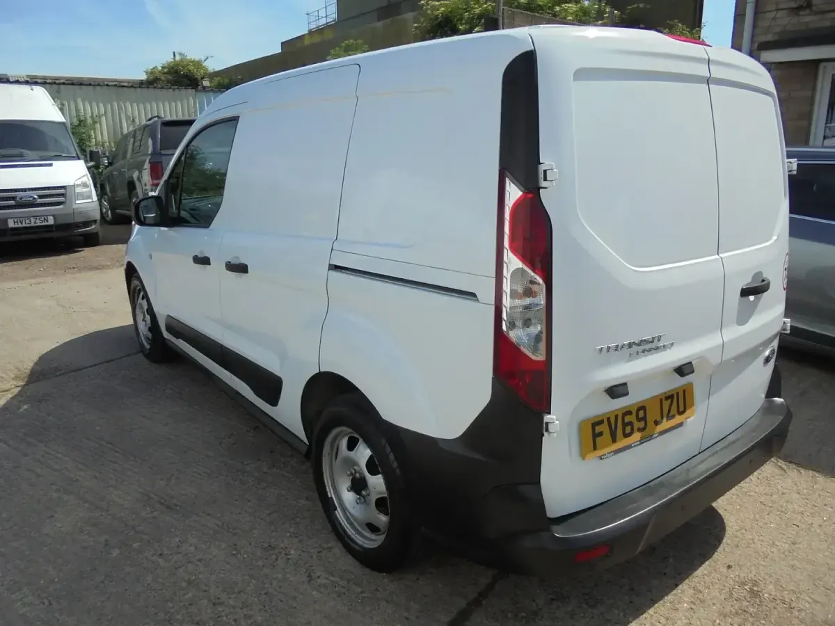 Used Ford Transit Connect 100 HP (73 kW) 2020 White MPV