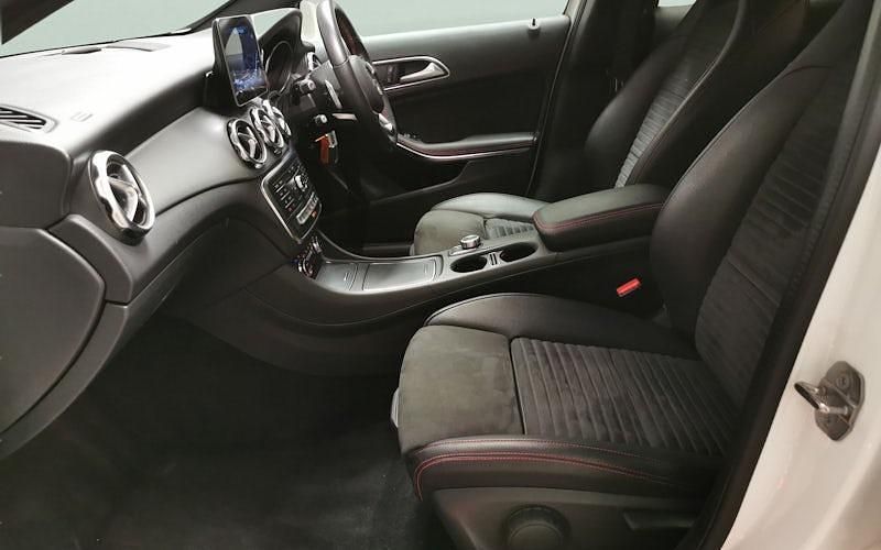 Used Mercedes GLA200 AMG line 156 HP (114 kW) 2019 White SUV