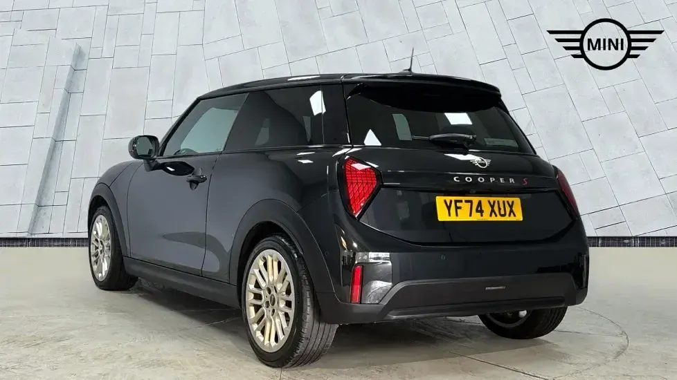 Used Mini Cooper S Hatch 201 HP (147 kW) 2024 Black Hatchback