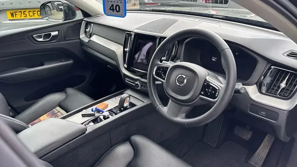 Usado Volvo XC60 Plus 2023 Preto SUV