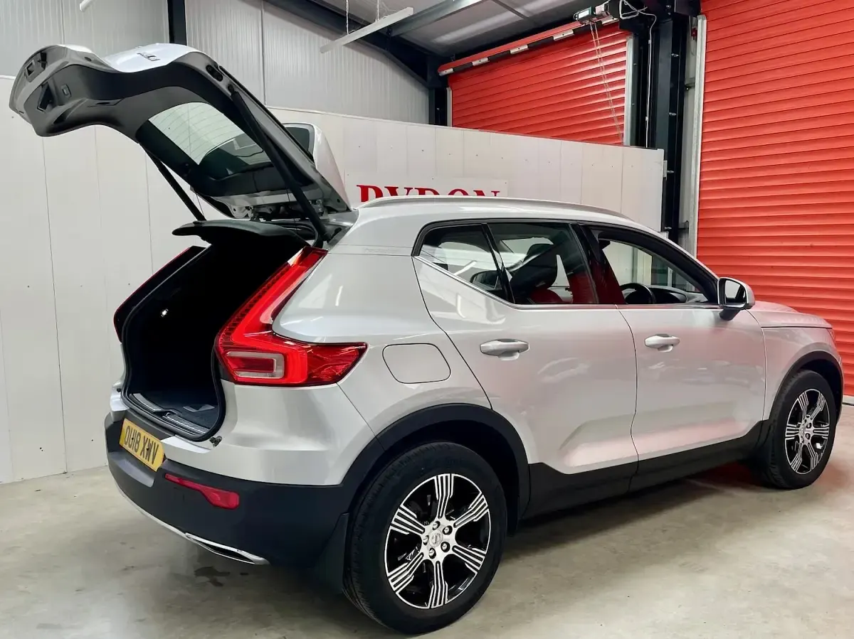 Used Volvo XC40 Inscription 2018 Silver SUV