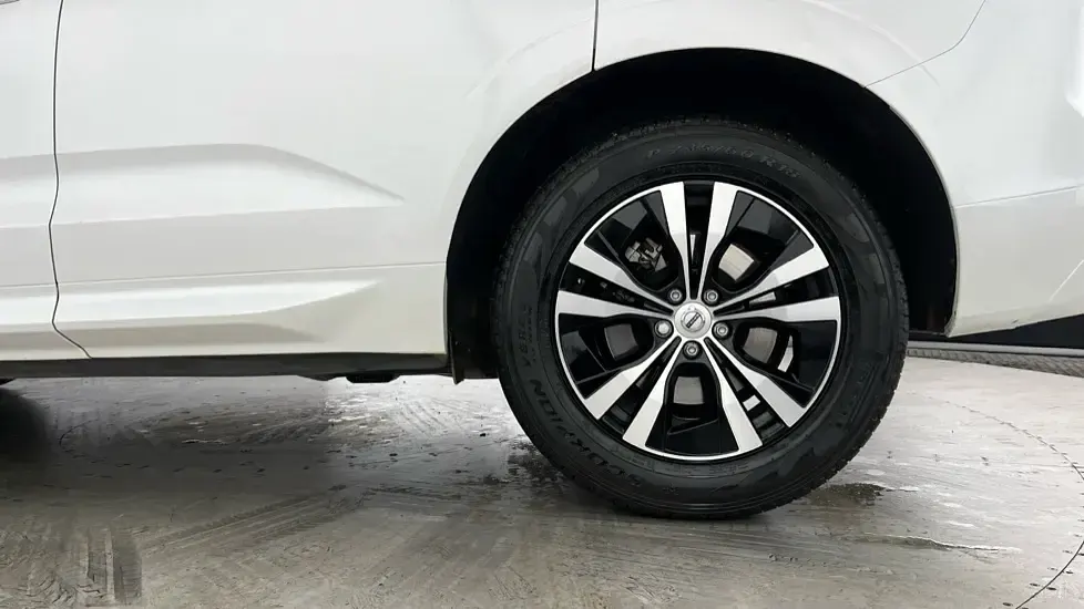 Used Volvo XC60 Core 250 HP (183 kW) 2023 White SUV