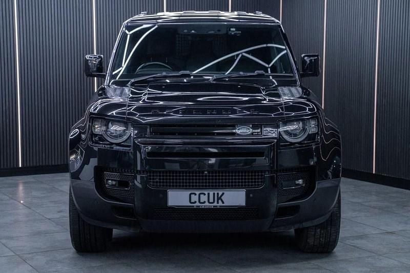 Used Land Rover Defender SE 250 HP (183 kW) 2021 Black SUV