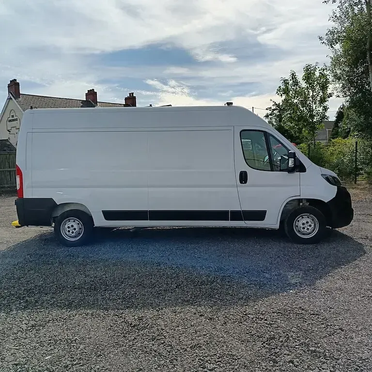 Used Peugeot Boxer 140 HP (102 kW) 2022 White Van