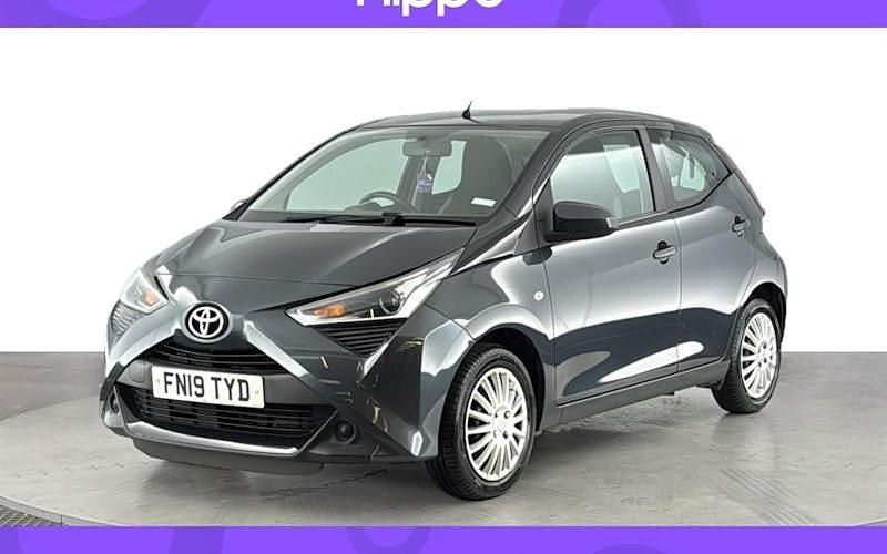 Used 2020 Toyota Aygo X-play Hatchback | £7,280 (Fair price) - Image 1/4