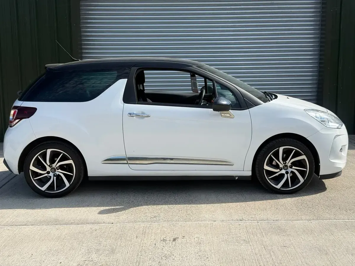 Used Citroën DS3 2014 White Hatchback
