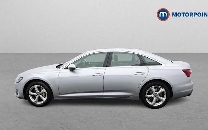 Usado Audi A6 Sport 204 HP (150 kW) 2023 Prateado Sedan