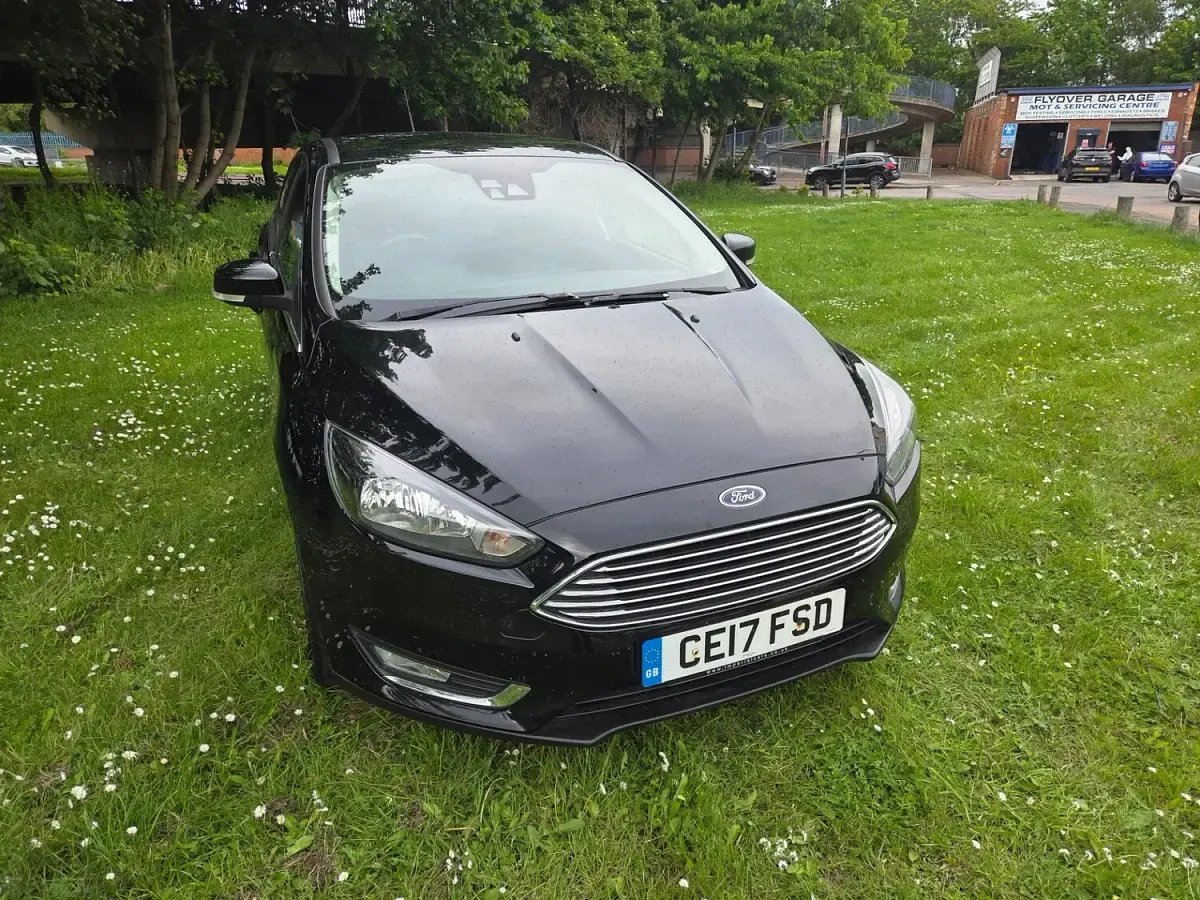 Used Ford Focus Titanium 120 HP (88 kW) 2017 Black Hatchback