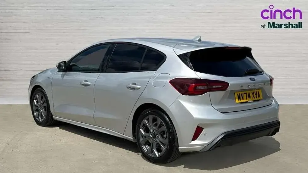 Used Ford Focus ST-Line 155 HP (114 kW) 2024 Silver Hatchback