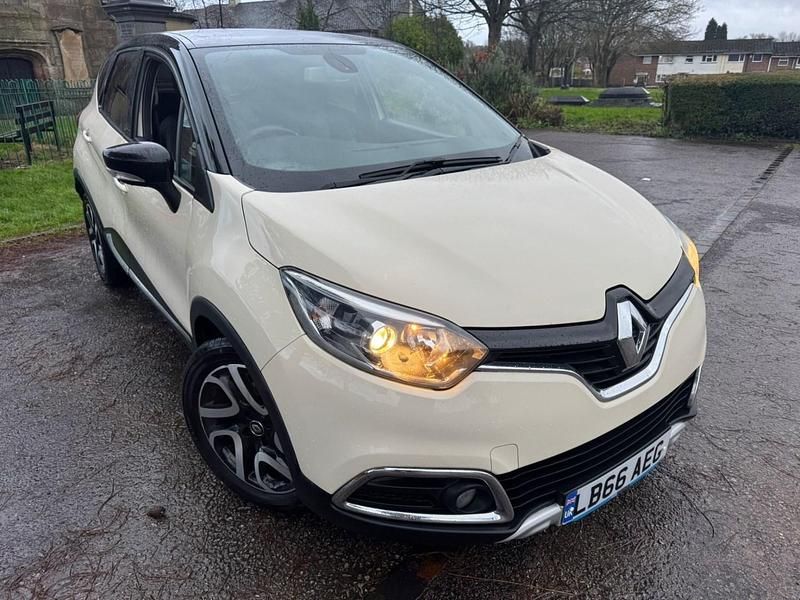 Used Renault Captur Signature 110 HP (80 kW) 2016 Cream SUV