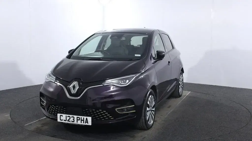 Used Renault Zoe Techno 100 kW (136 HP) 2023 Purple Hatchback