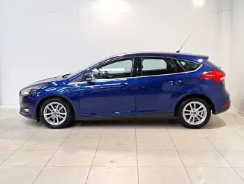 Used Ford Focus Zetec 100 HP (73 kW) 2016 Blue Hatchback