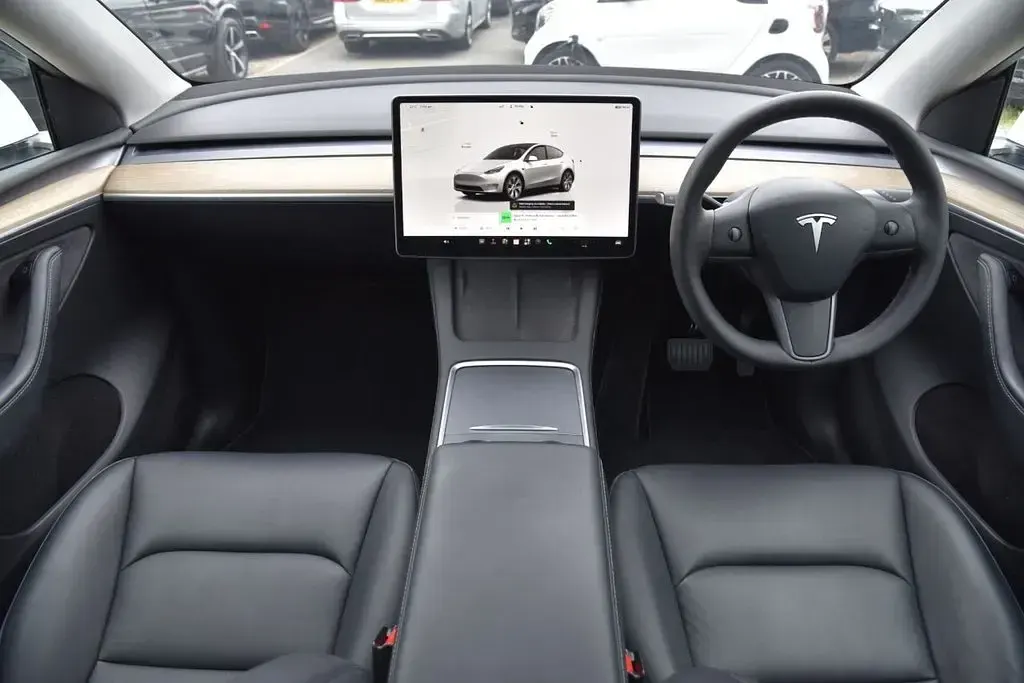 Used Tesla Model Y Long Range AWD 378 kW (514 HP) 2022 White SUV