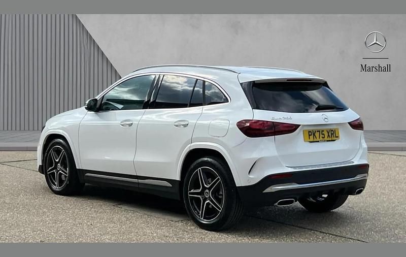 Usado Mercedes GLA200 Executive 161 HP (118 kW) 2025 Branco SUV