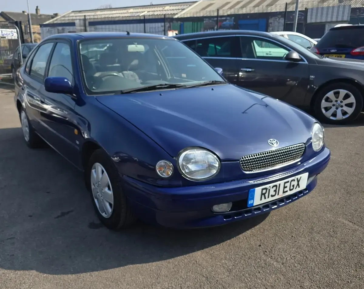Used Toyota Corolla 1997 Blue Hatchback