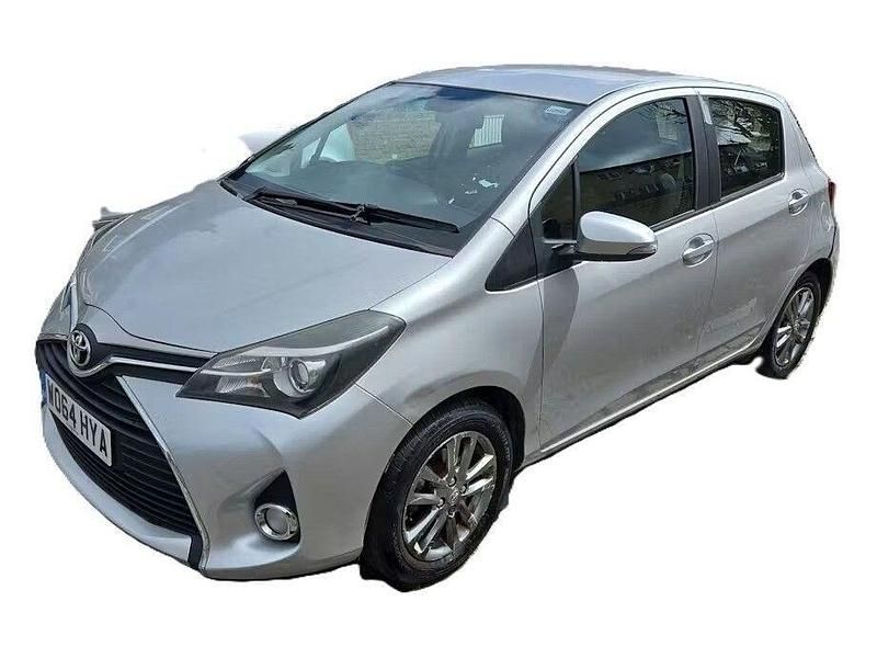 Used Toyota Yaris Multidrive S 99 HP (72 kW) 2015 Silver Hatchback