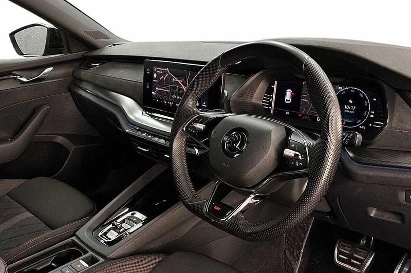 Used Skoda Octavia vRS 180 HP (132 kW) 2023 Graphite grey metallic Estate