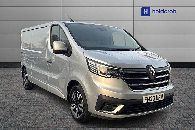 Used Renault Trafic 170 HP (125 kW) 2023 Highland grey 