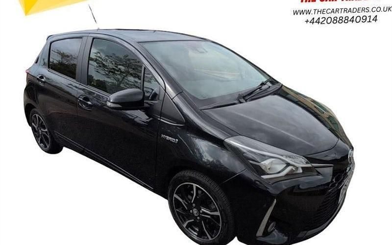 Black Used 2018 Toyota Yaris Hybrid Design Hatchback | £8,988 (A bit pricey) - Image 1/4